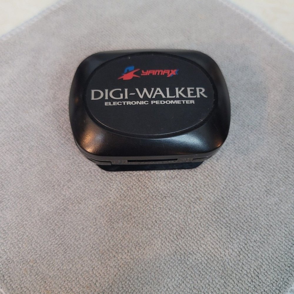 Yamax Digi-Walker Clip Clicker Pedometer sw200 Needs Battery 2" mini